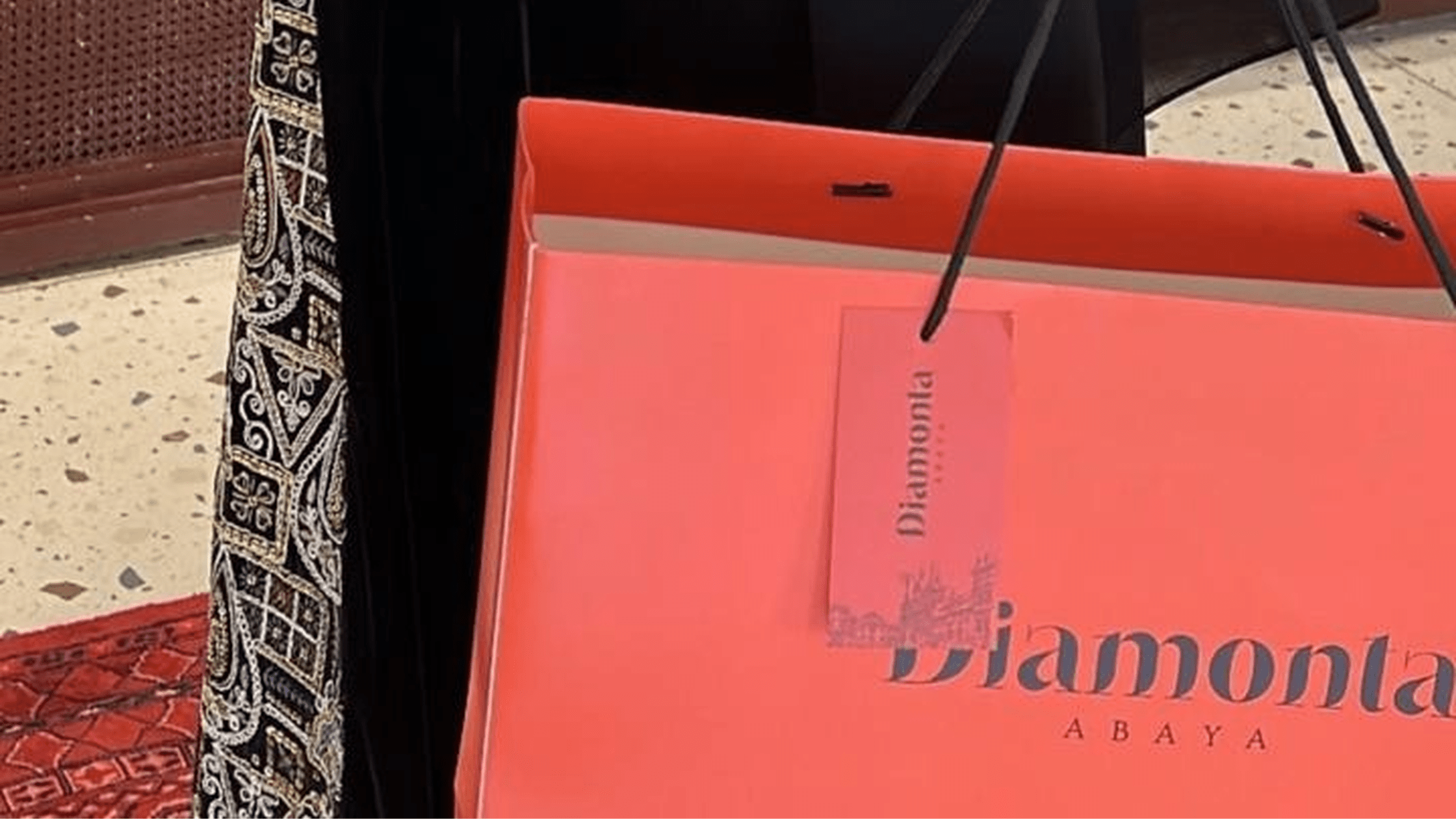 أحدث صيحات العبايات لعام 2025: الأناقة التي تبدأ من ديامونتا - diamonta-abaya