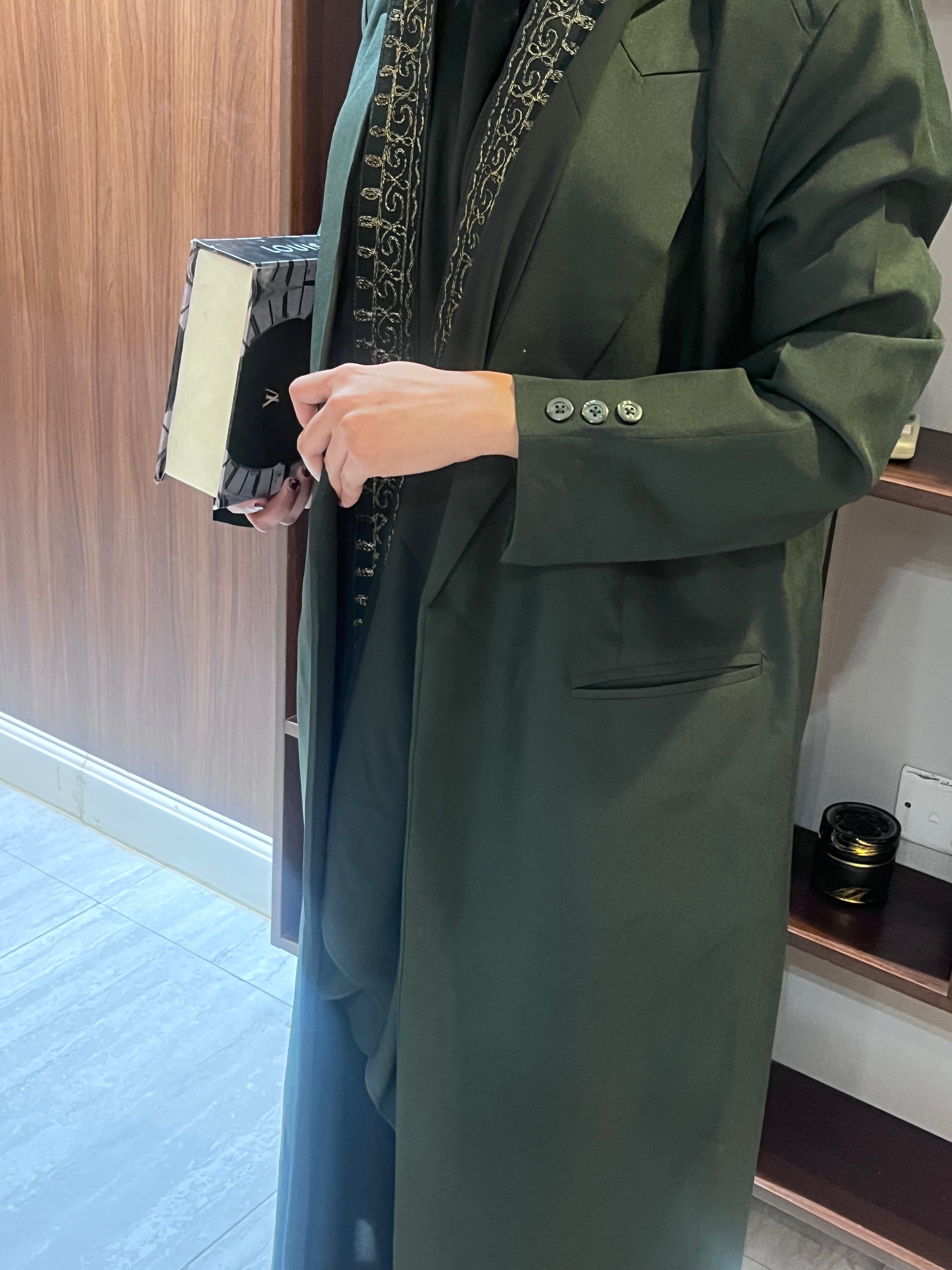 عباية - منيرة
