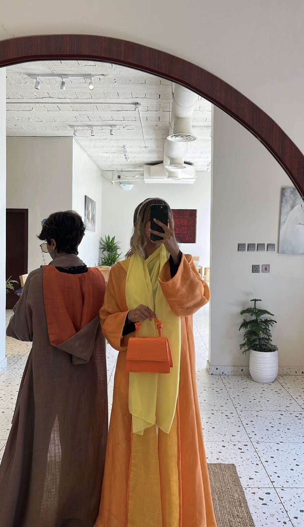 عباية - شمس