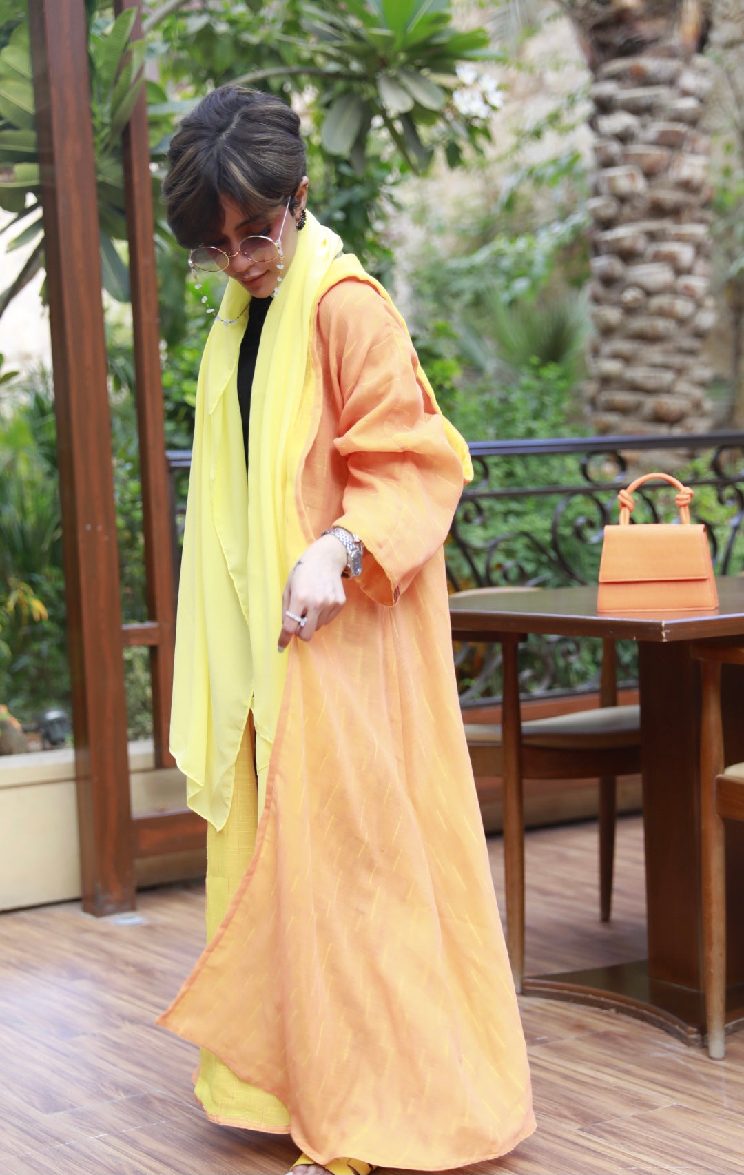 عباية - شمس