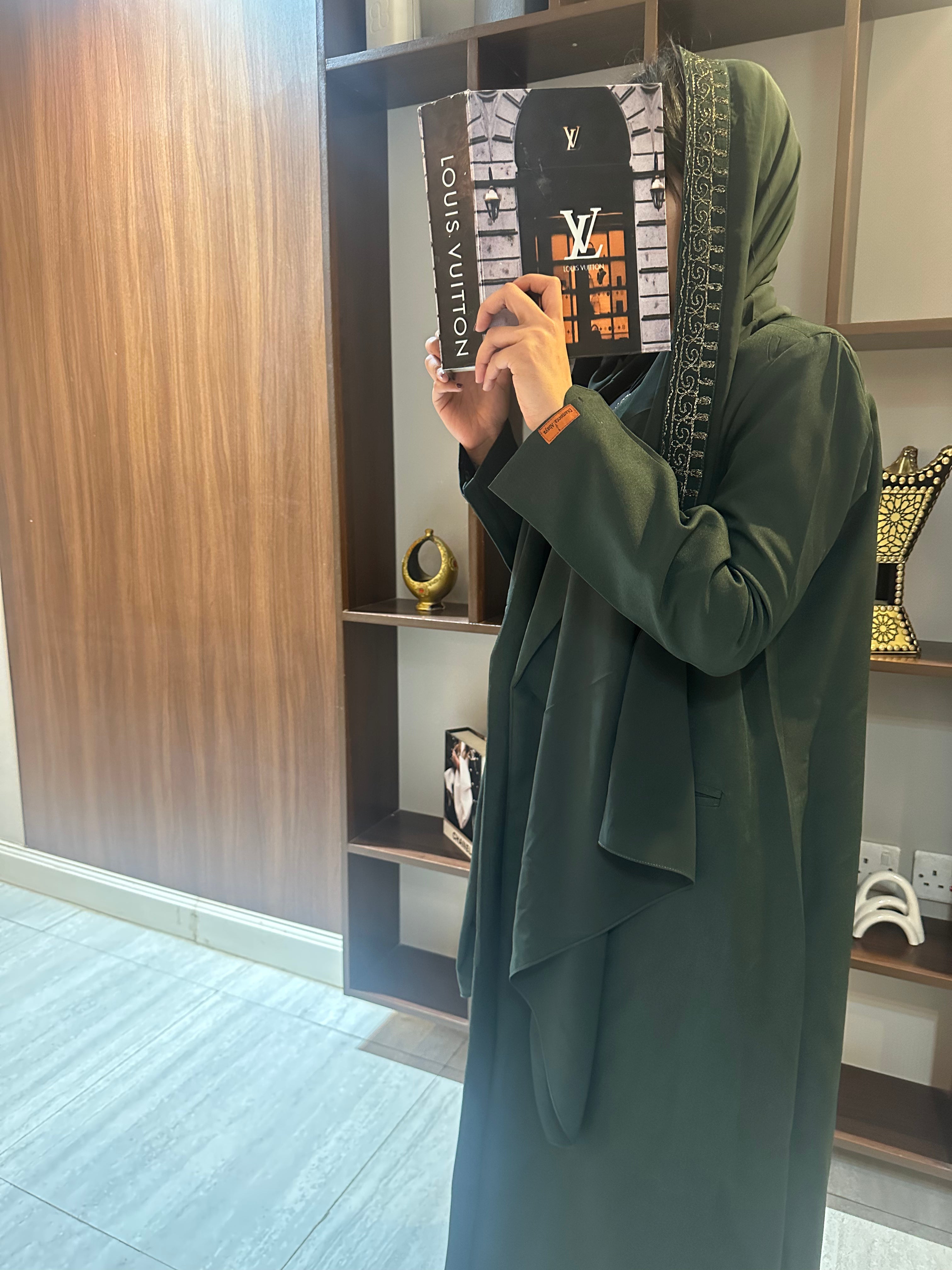 عباية - منيرة