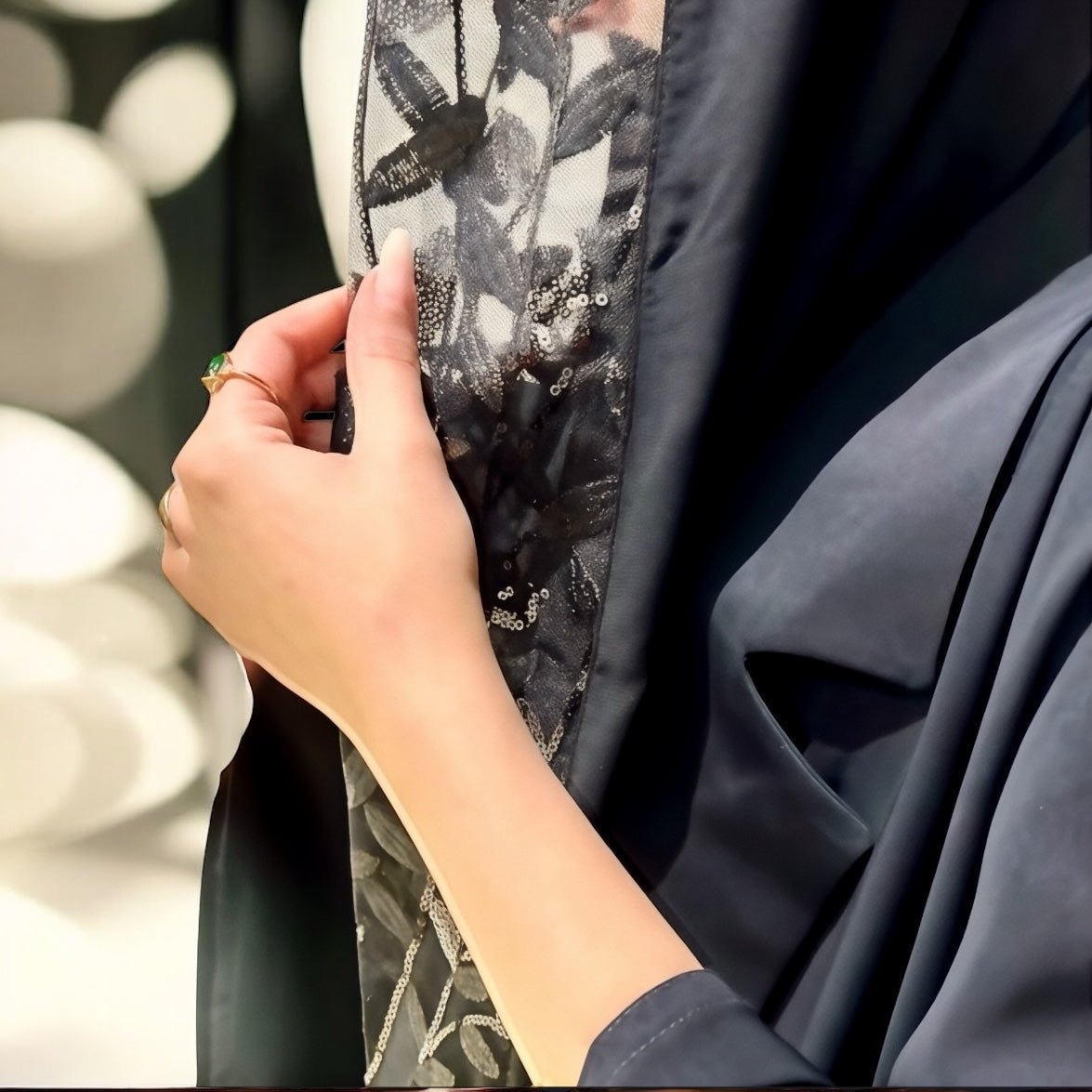 عباية أحلام – سحر التفاصيل بفخامة سوداء - diamonta - abaya