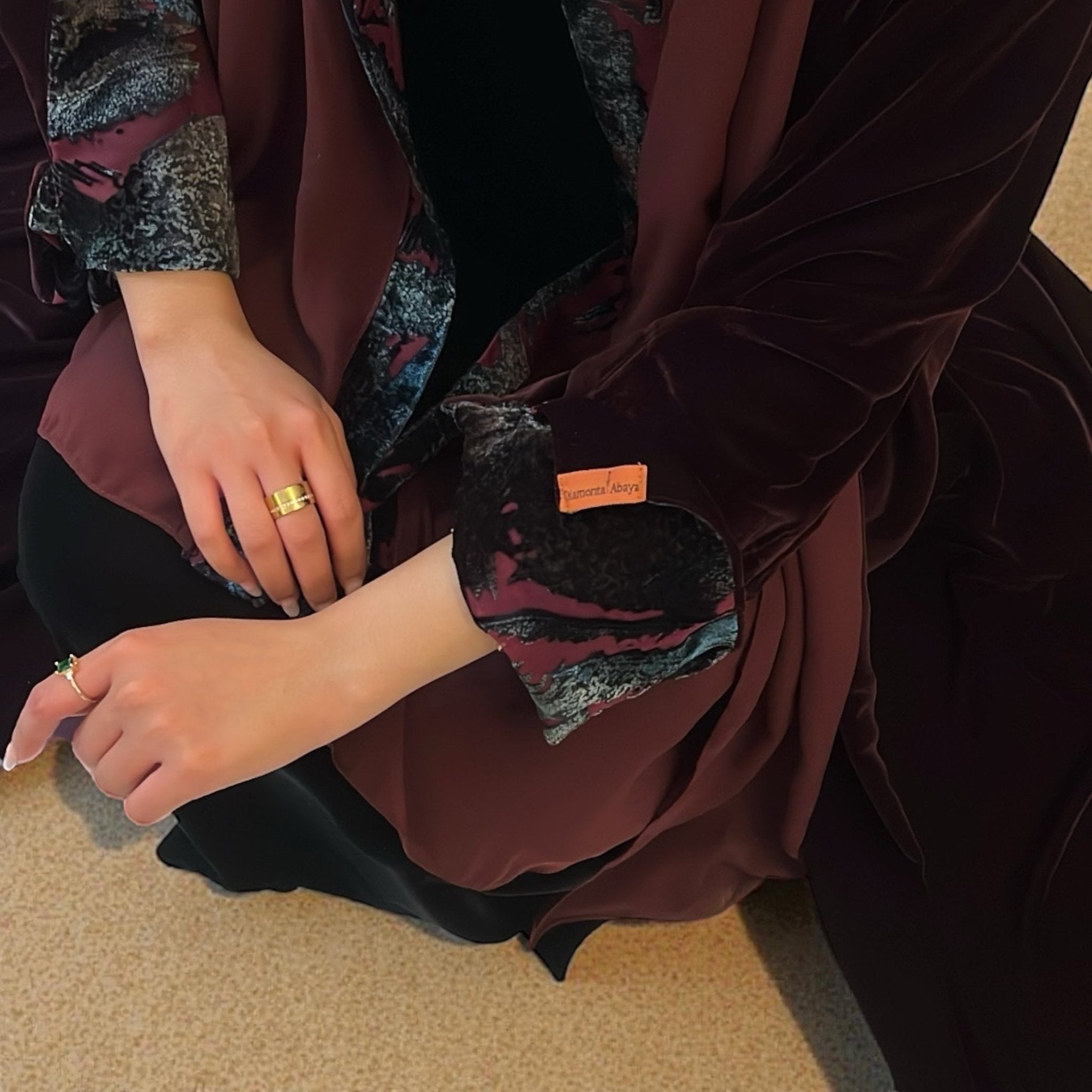 عباية وجدان – مخمل برغندي فاخر - diamonta - abaya