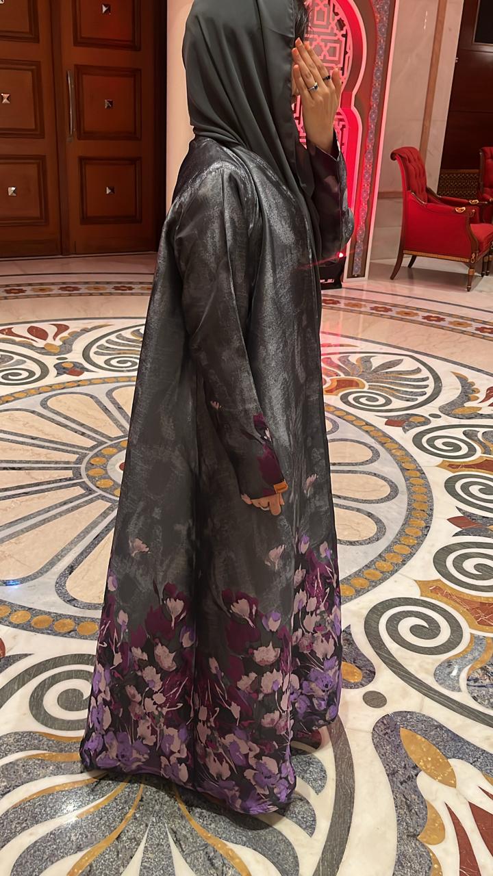 عباية بيوني من جاكار خفيف مزينة بتطريز راقي - Diamonta Abaya