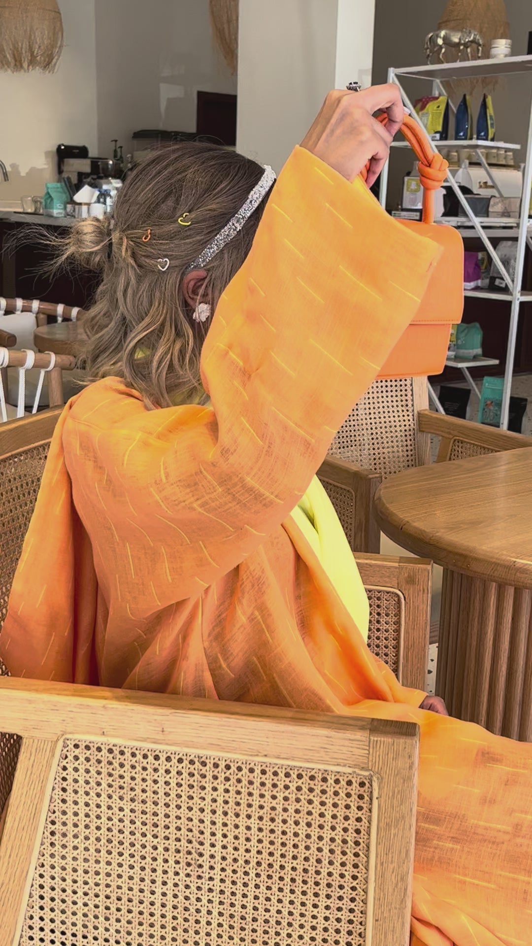 عباية - شمس